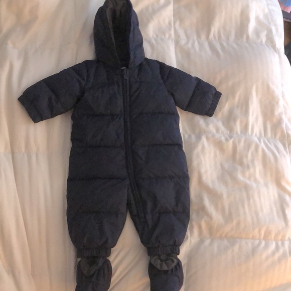 Baby Gap snowsuit ☃️ 6-12 months (like new condition) - Picture 3 of 6